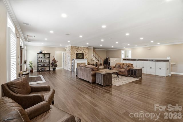 4726 Shannamara Drive, Matthews, NC 28104