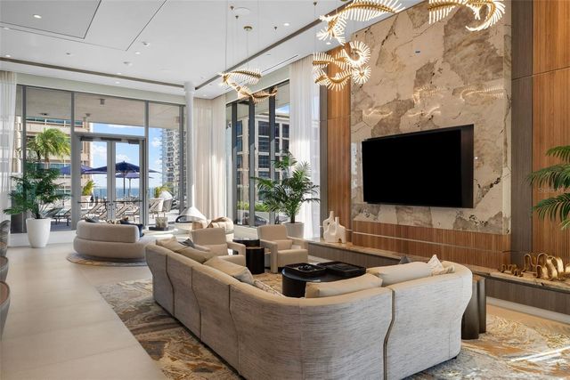 275 1ST AVENUE S 1202, St Petersburg, FL 33701