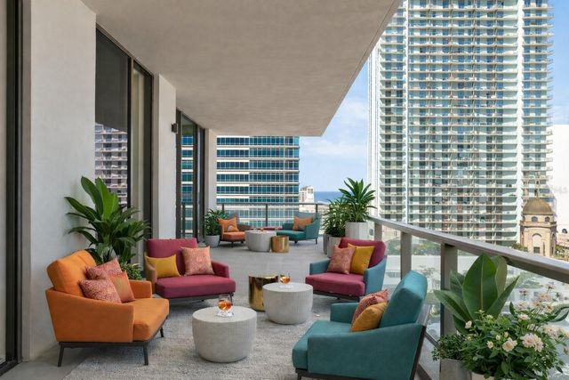 275 1ST AVENUE S 1202, St Petersburg, FL 33701