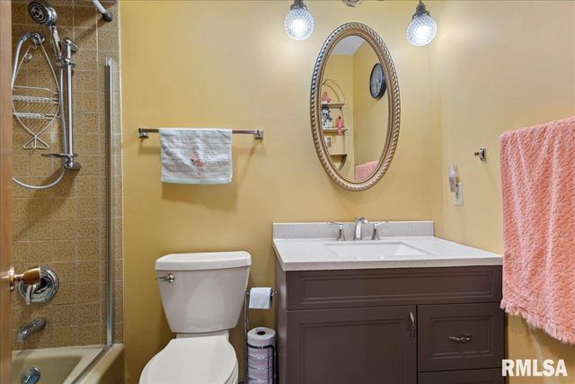 205 GOLF Road, Springfield, IL 62704