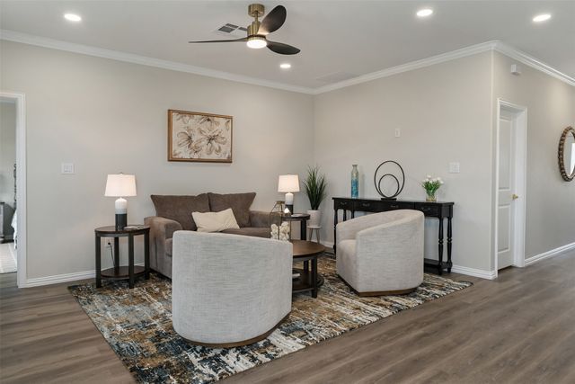 105 Wesson Street, Gun Barrel City, TX 75156