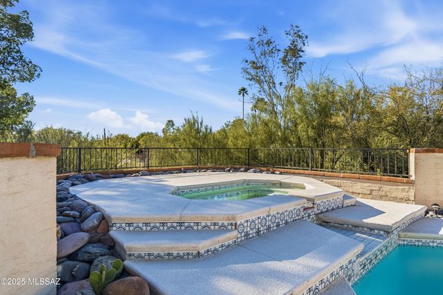 3925 N Calle Cancion, Tucson, AZ 85718