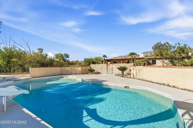 3925 N Calle Cancion, Tucson, AZ 85718