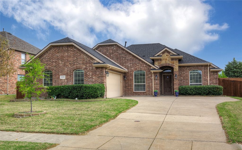1115 Oak Ridge Road, Forney, TX 75126