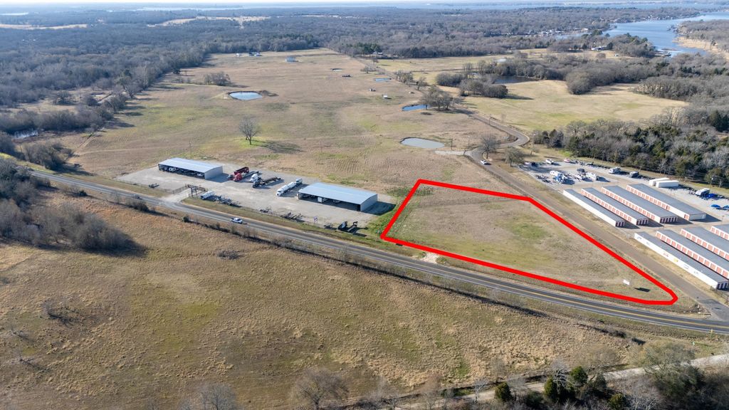 8200 Clear Creek Road, Payne Springs, TX 75156