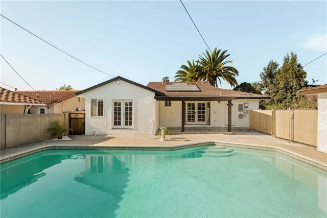 436 Hoover, Orange, CA 92867