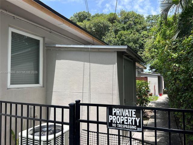 2843 SW 37th Ct W, Miami, FL 33134