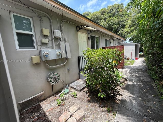 2843 SW 37th Ct W, Miami, FL 33134