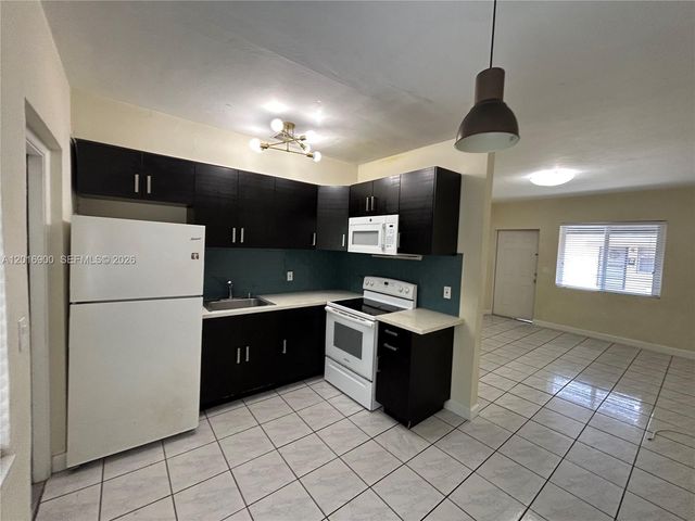 2843 SW 37th Ct W, Miami, FL 33134