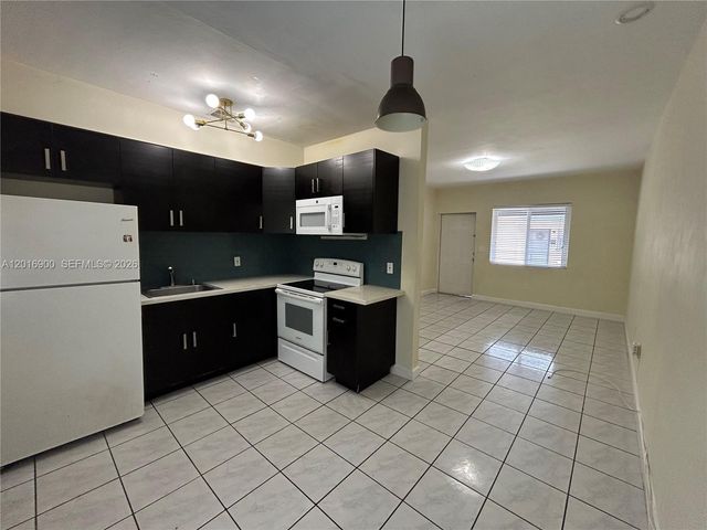 2843 SW 37th Ct W, Miami, FL 33134
