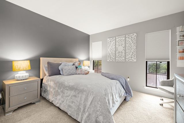 25073 Oakbrooke Drive, Southfield, MI 48033