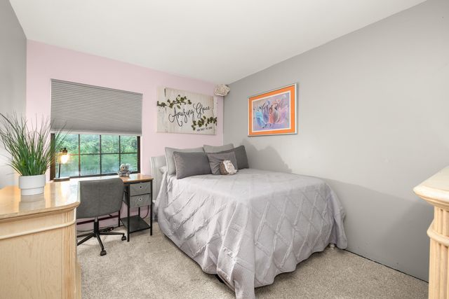 25073 Oakbrooke Drive, Southfield, MI 48033