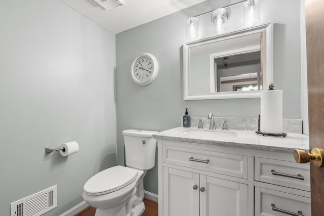 25073 Oakbrooke Drive, Southfield, MI 48033