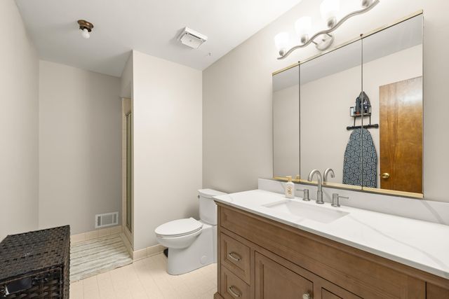 25073 Oakbrooke Drive, Southfield, MI 48033