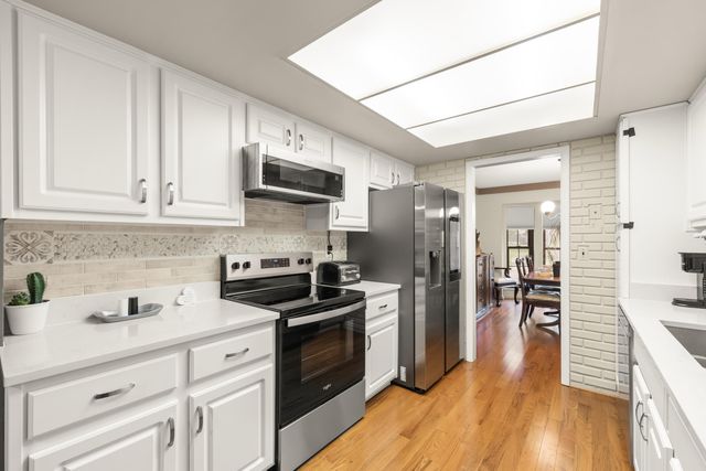 25073 Oakbrooke Drive, Southfield, MI 48033