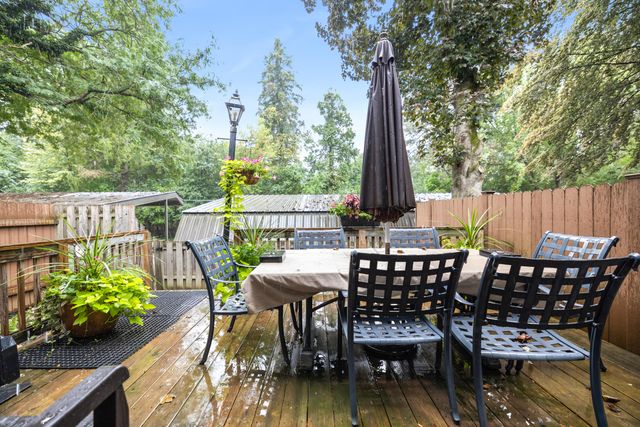 25073 Oakbrooke Drive, Southfield, MI 48033