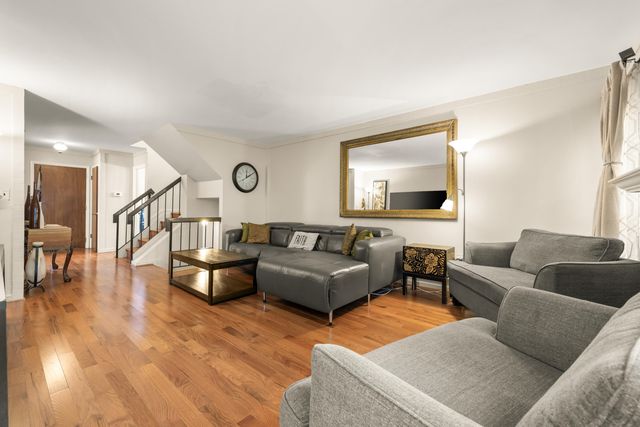 25073 Oakbrooke Drive, Southfield, MI 48033