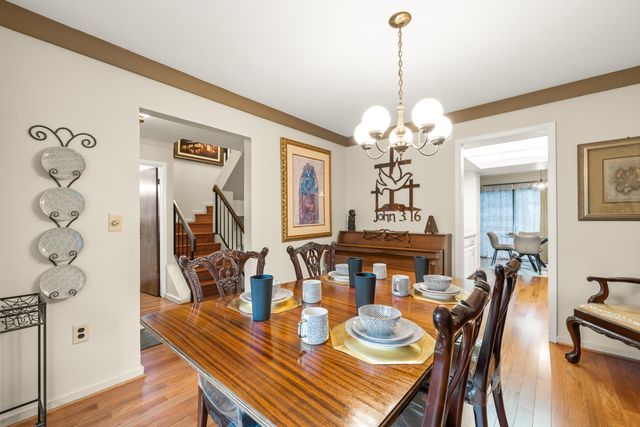 25073 Oakbrooke Drive, Southfield, MI 48033