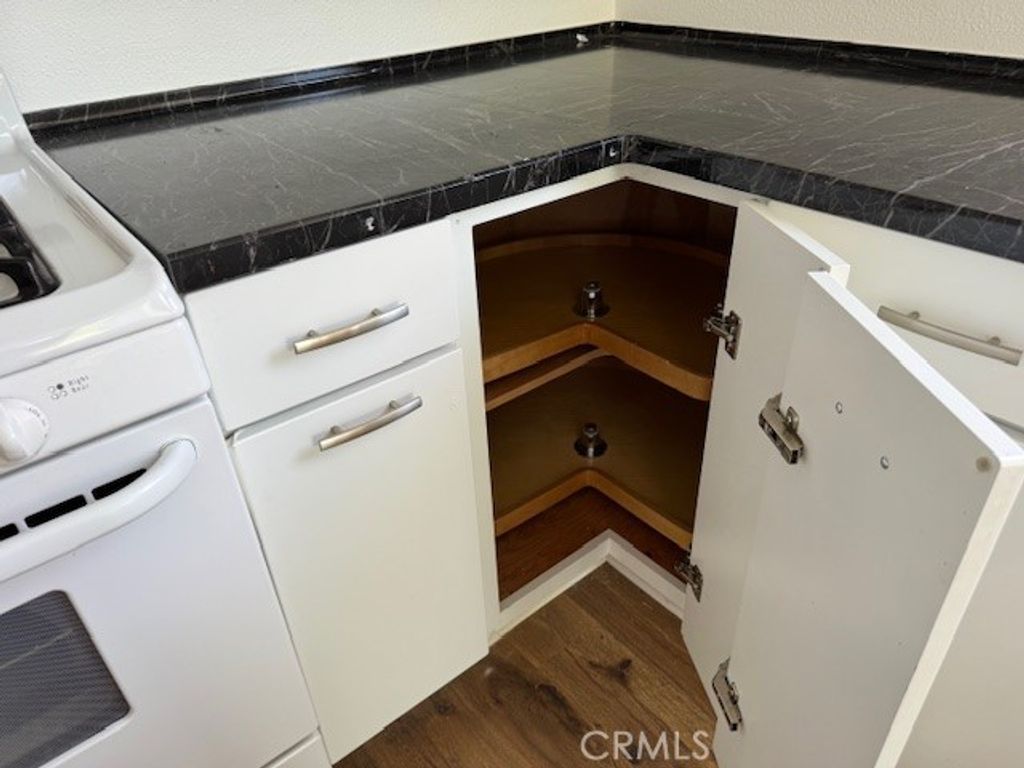Image 11 of property listing at 20320 Fanchon #104 104, Canyon Country, CA 91351