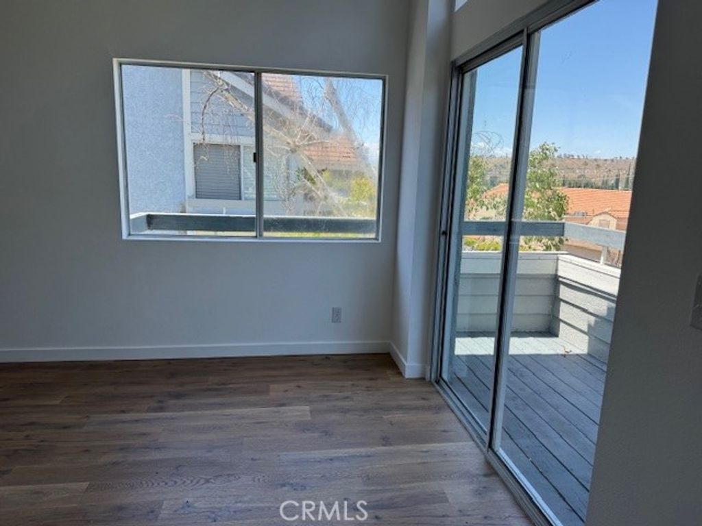 Image 2 of property listing at 20320 Fanchon #104 104, Canyon Country, CA 91351