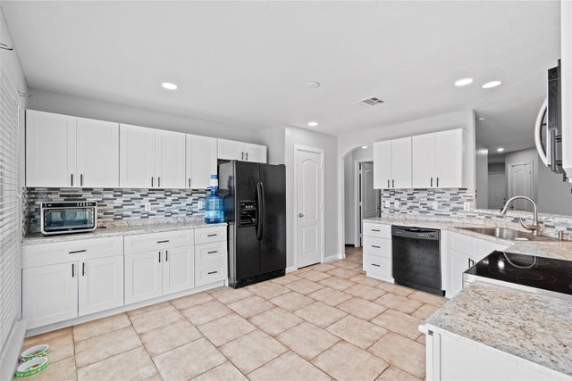 428 NE Murphy Road, Burleson, TX 76028