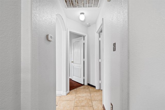 428 NE Murphy Road, Burleson, TX 76028