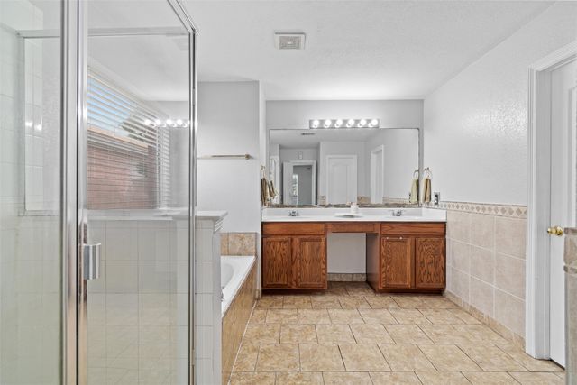 428 NE Murphy Road, Burleson, TX 76028