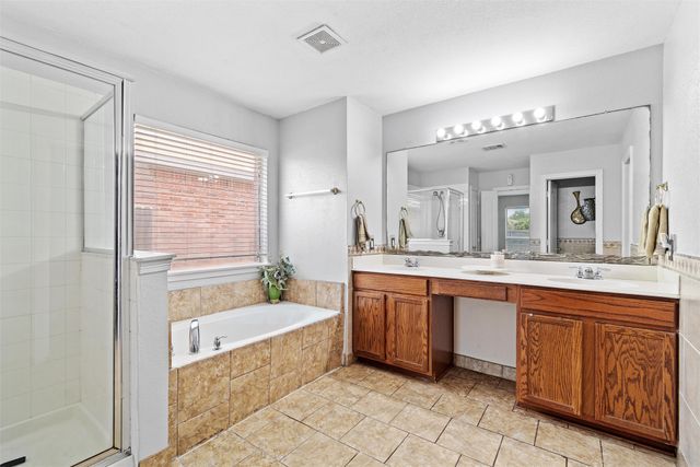 428 NE Murphy Road, Burleson, TX 76028