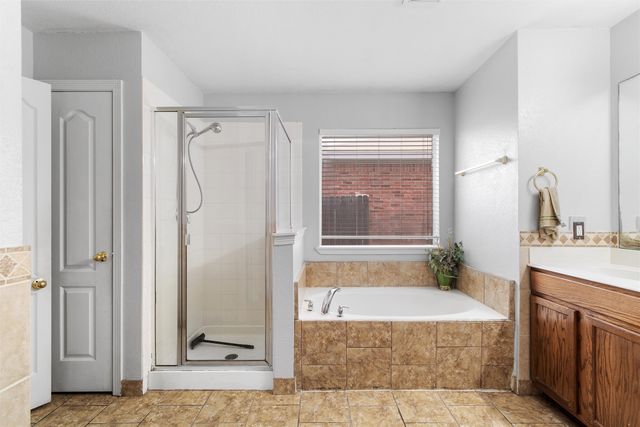 428 NE Murphy Road, Burleson, TX 76028