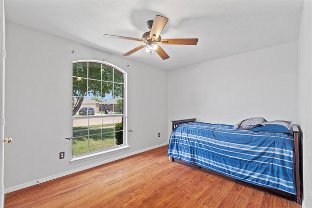 428 NE Murphy Road, Burleson, TX 76028