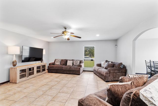 428 NE Murphy Road, Burleson, TX 76028