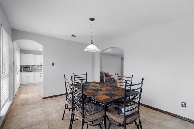 428 NE Murphy Road, Burleson, TX 76028