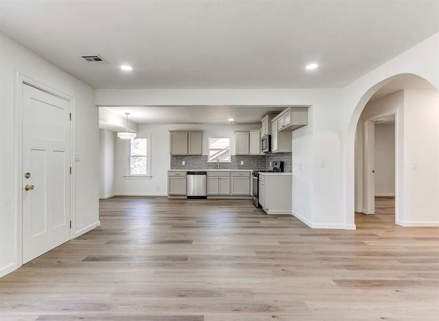 2504 NW 40th Street, Oklahoma City, OK 73112