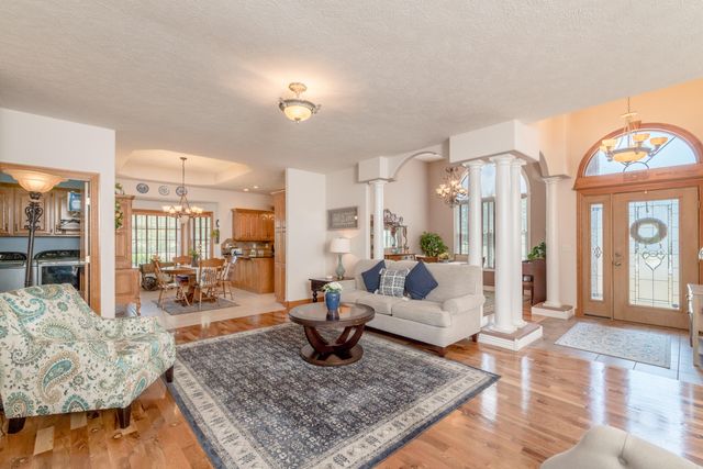 201 Green Oaks Drive, Ozark, MO 65721