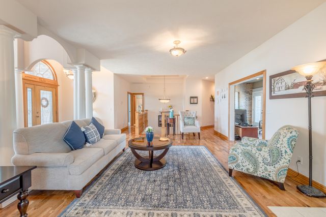 201 Green Oaks Drive, Ozark, MO 65721