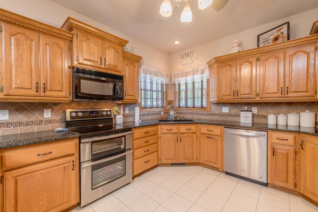 201 Green Oaks Drive, Ozark, MO 65721