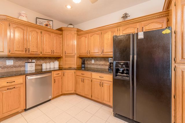 201 Green Oaks Drive, Ozark, MO 65721