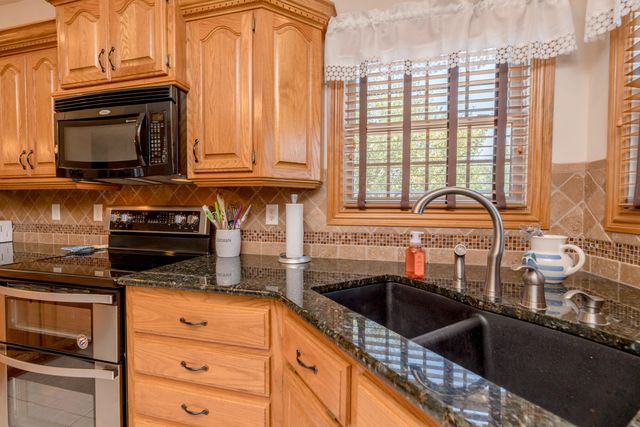 201 Green Oaks Drive, Ozark, MO 65721