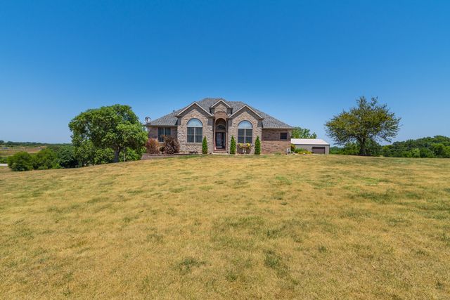 201 Green Oaks Drive, Ozark, MO 65721