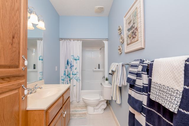 201 Green Oaks Drive, Ozark, MO 65721