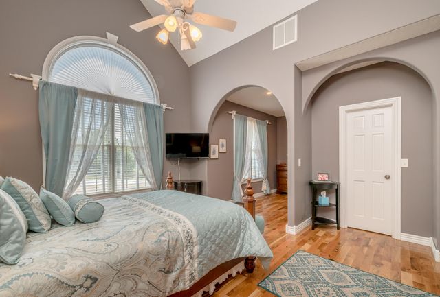 201 Green Oaks Drive, Ozark, MO 65721