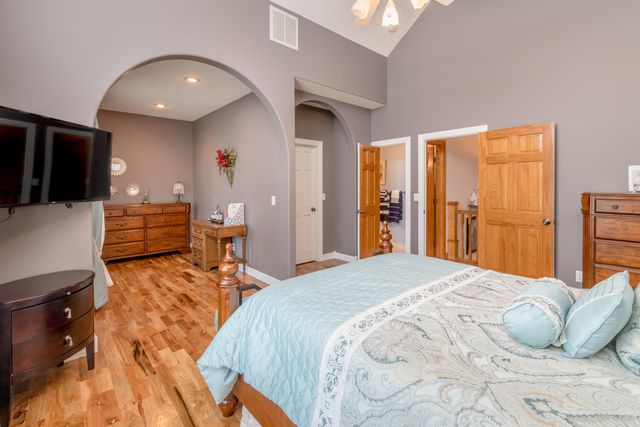 201 Green Oaks Drive, Ozark, MO 65721