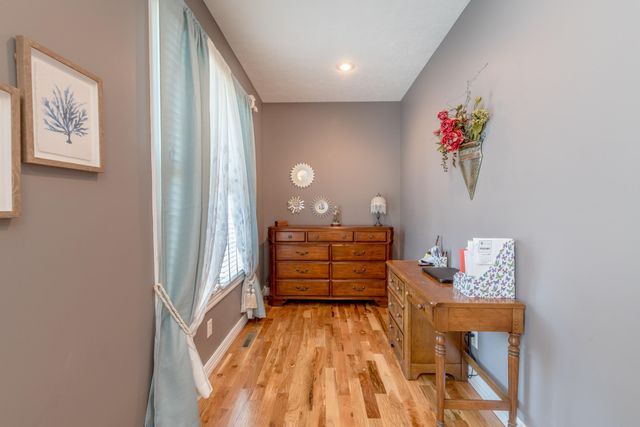 201 Green Oaks Drive, Ozark, MO 65721