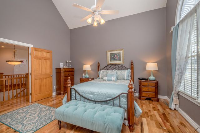 201 Green Oaks Drive, Ozark, MO 65721