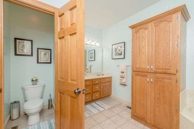 201 Green Oaks Drive, Ozark, MO 65721