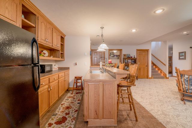 201 Green Oaks Drive, Ozark, MO 65721