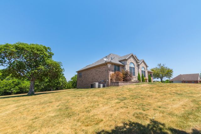 201 Green Oaks Drive, Ozark, MO 65721