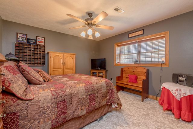 201 Green Oaks Drive, Ozark, MO 65721