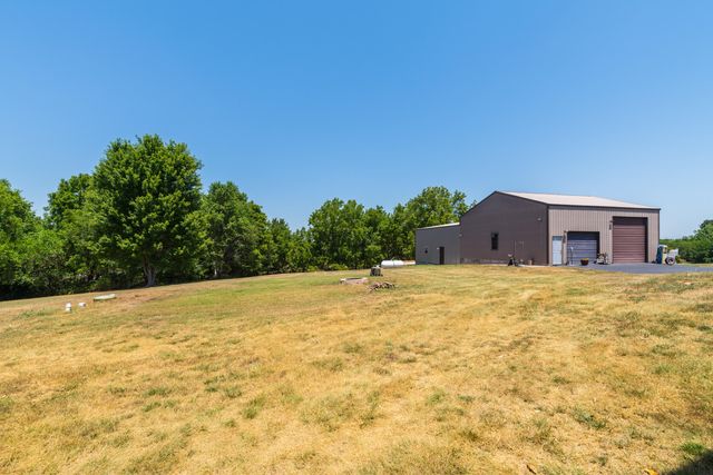 201 Green Oaks Drive, Ozark, MO 65721