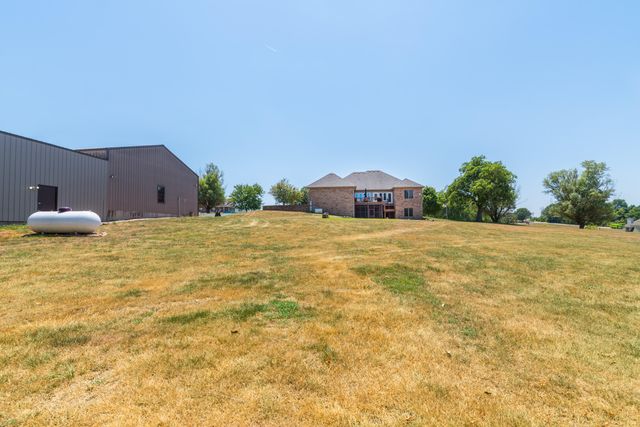 201 Green Oaks Drive, Ozark, MO 65721